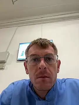 adrian90bi11 Chatroom