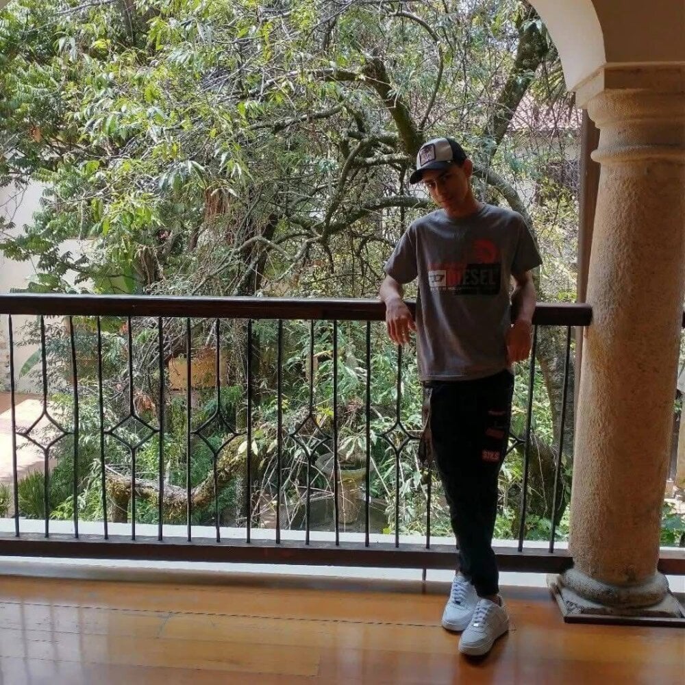 alejandroo_ Chatroom