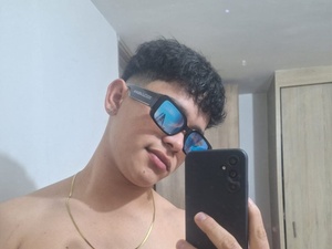 aron_twink66