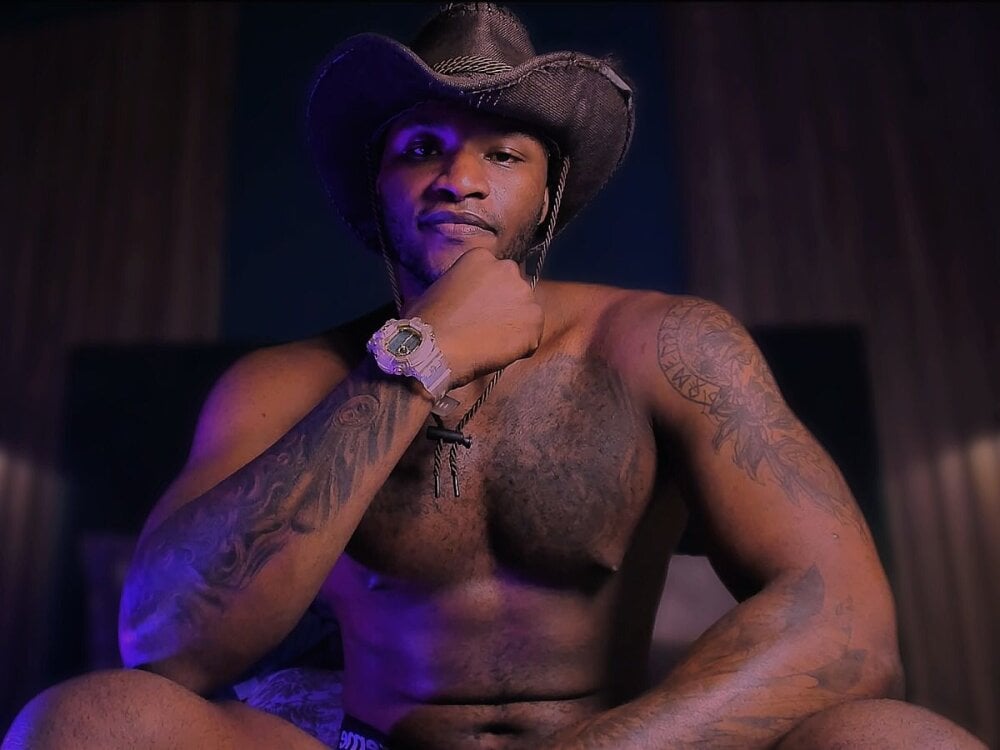 chrstian_lewis1 Chatroom