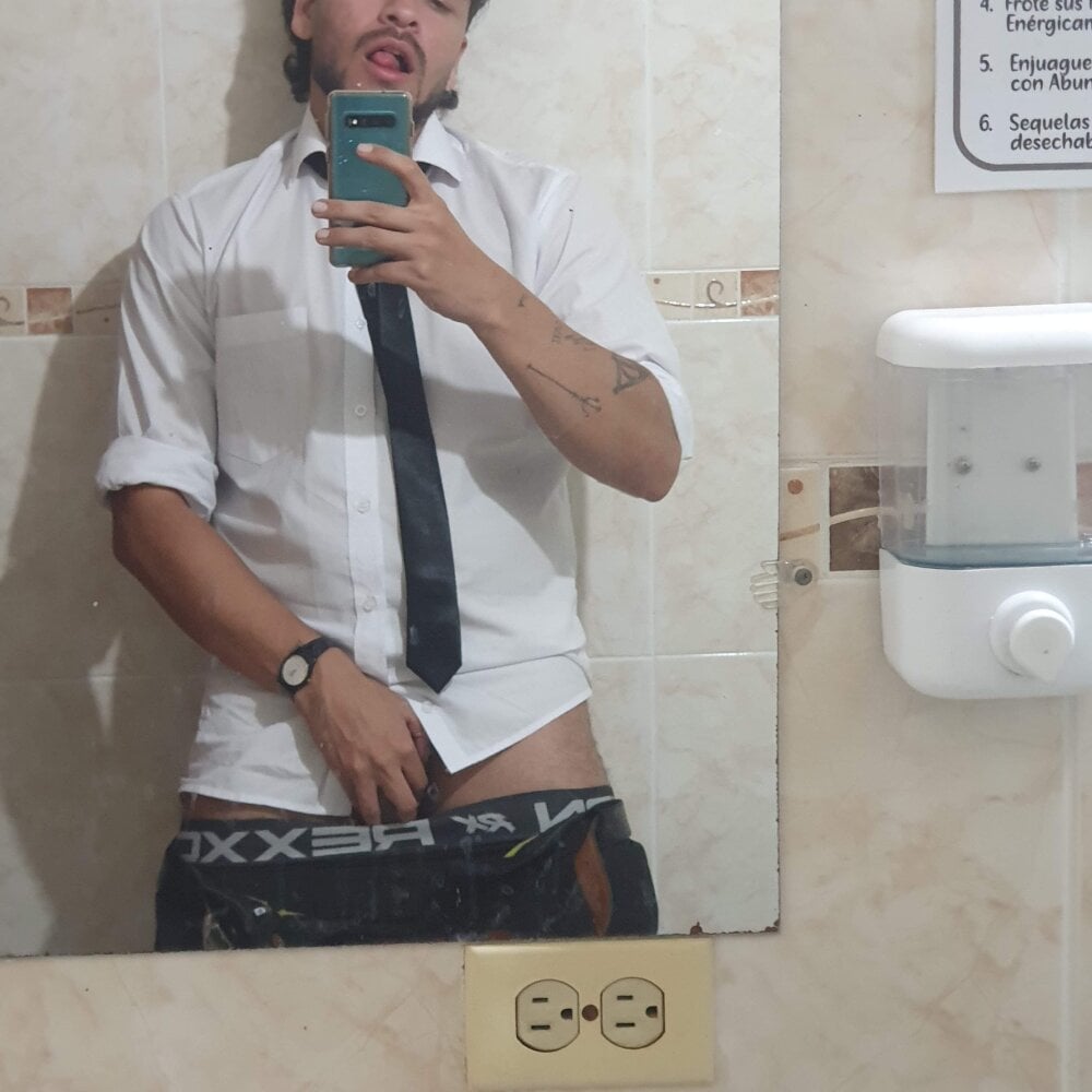 cortelioni_massimo_ Chatroom