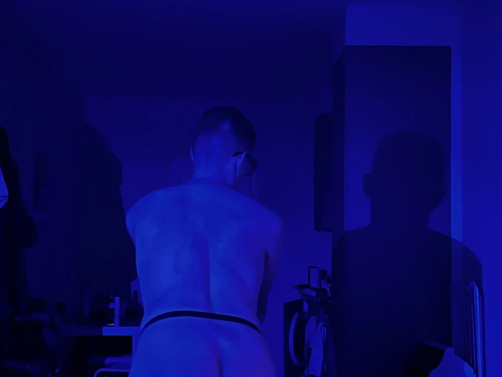 daniel-below Chatroom