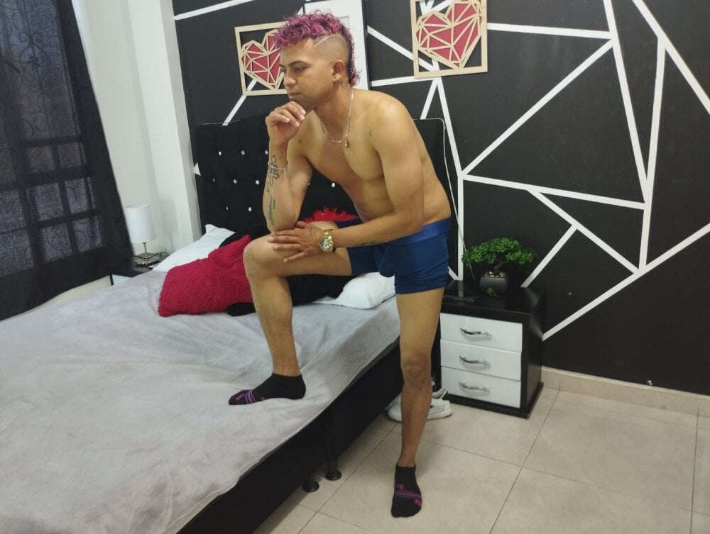 dereck_macai Chatroom