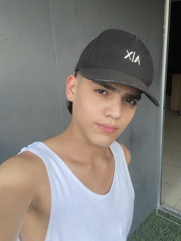 dustin_daimond333 Chatroom