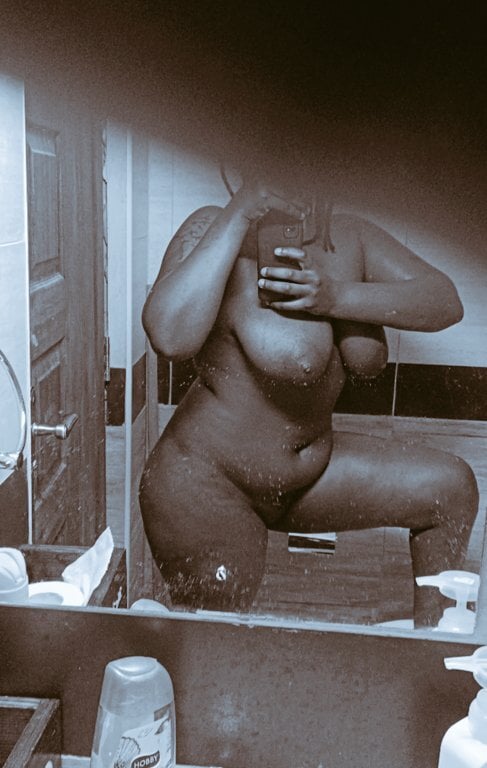 ebony-melly Chatroom