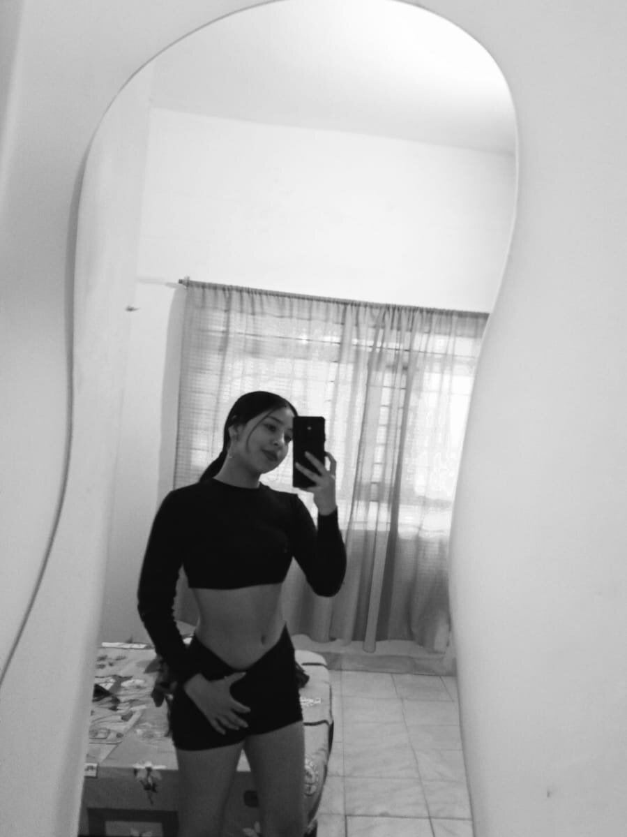 emily_sexy27 Chatroom