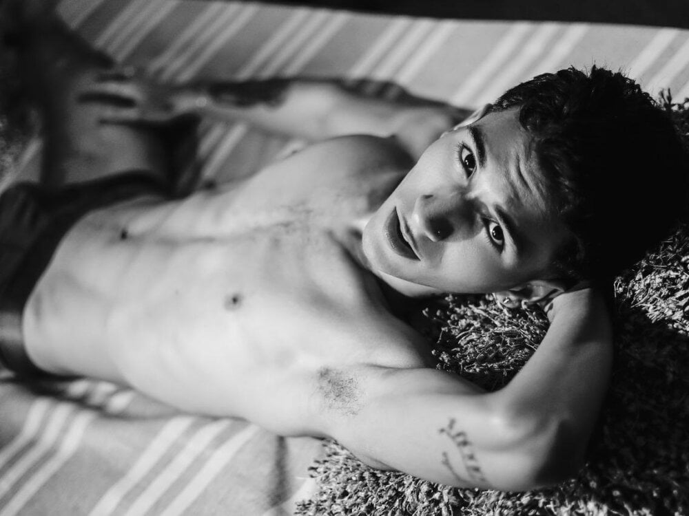 eriikjoness Chatroom