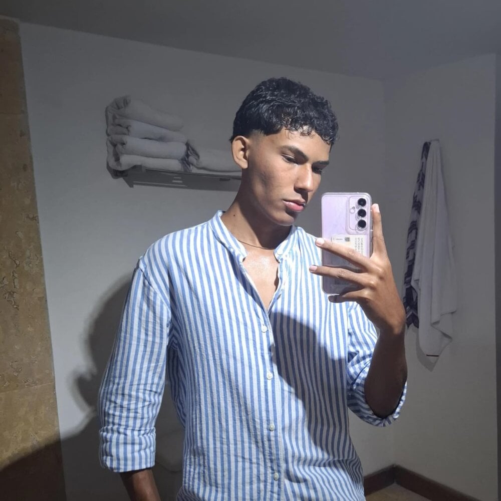 gabriel_boyflex Chatroom