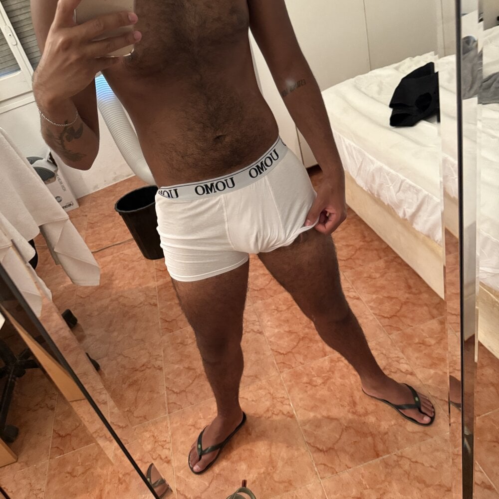 h0rnyboy101 Chatroom