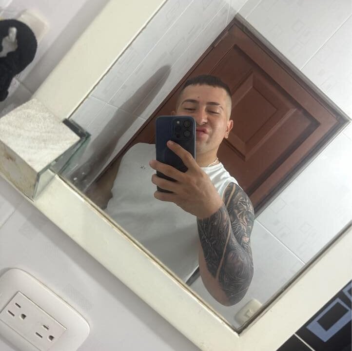 hammerwhite01 Chatroom