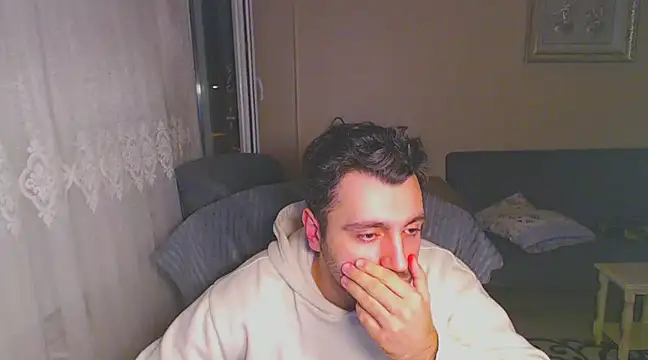 handsomeee04 Chatroom