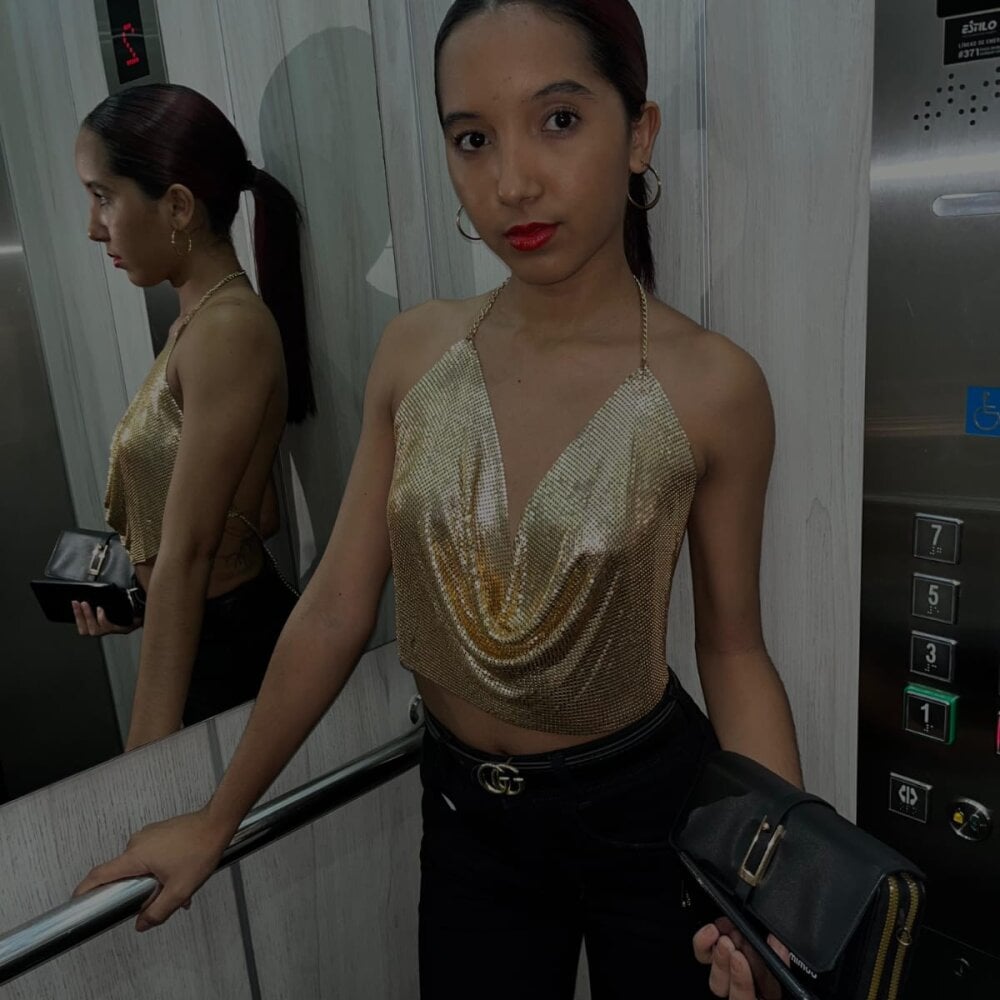 hotlittleones18 Chatroom