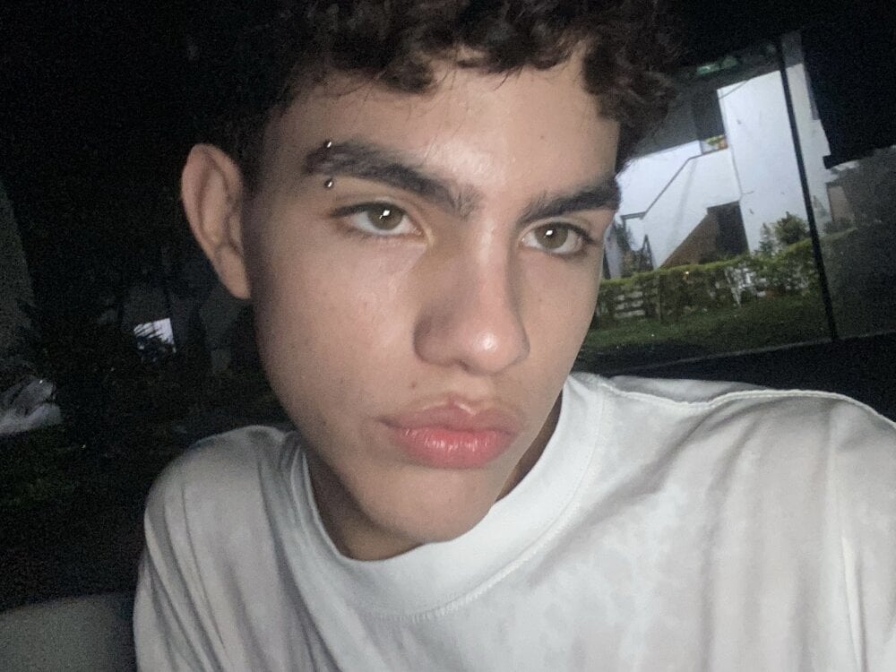 hotpussy365 Chatroom