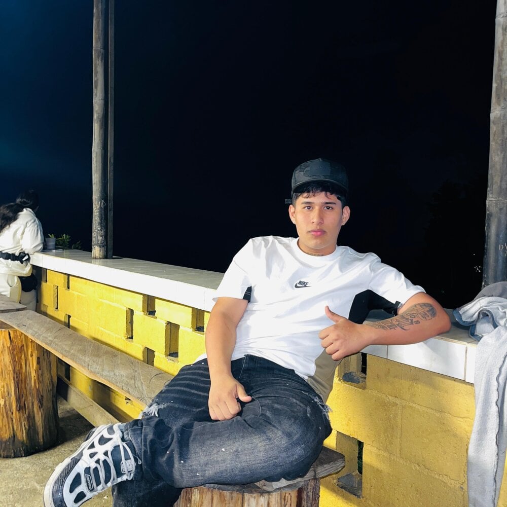 jhony_dickm Chatroom