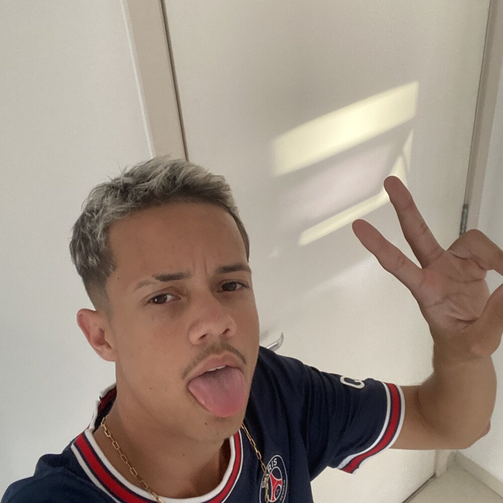 joaoabcd028 Chatroom