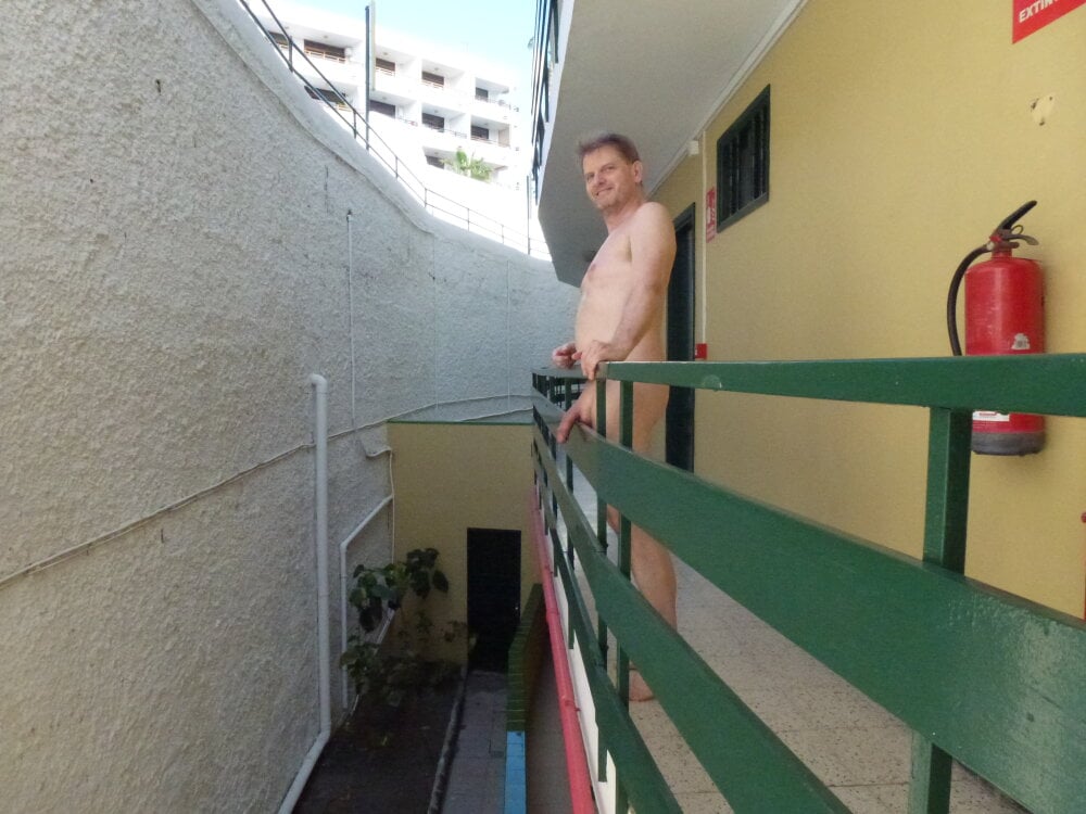 johntheguy8@xh Chatroom