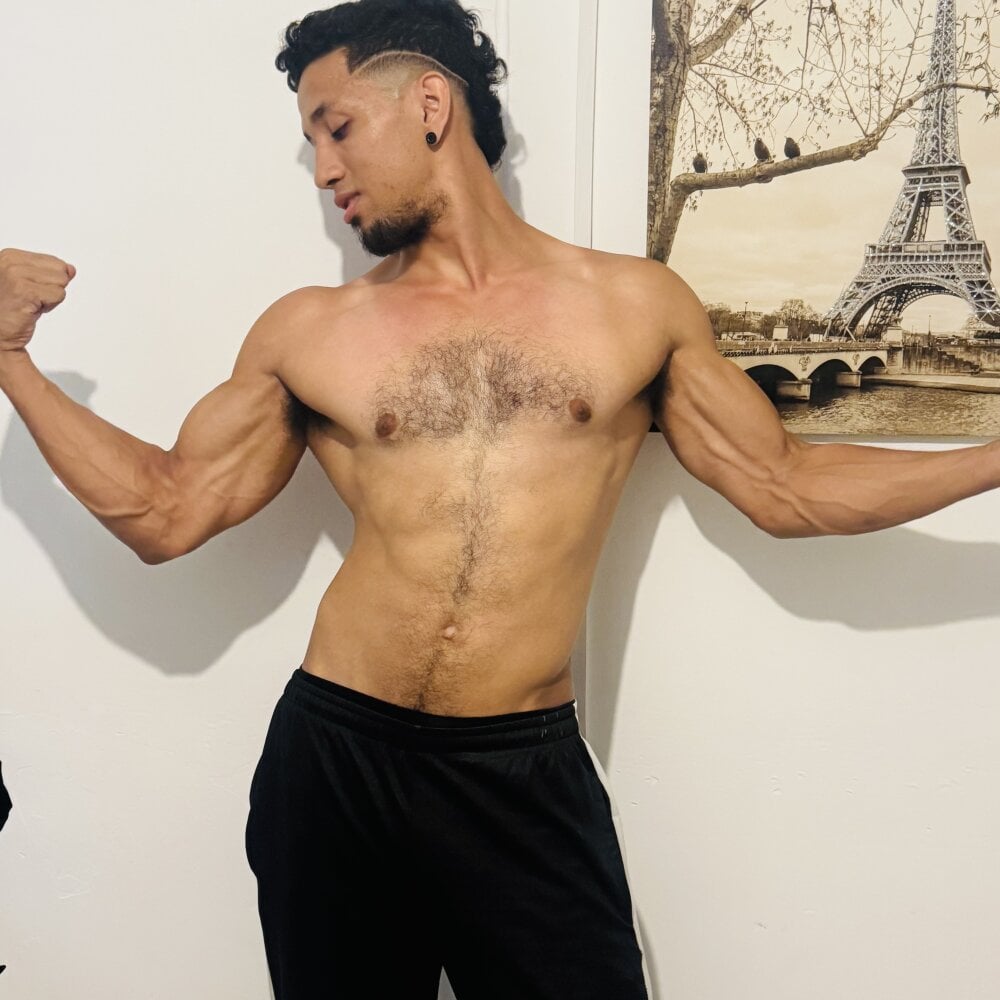 latinhotmuscle Chatroom