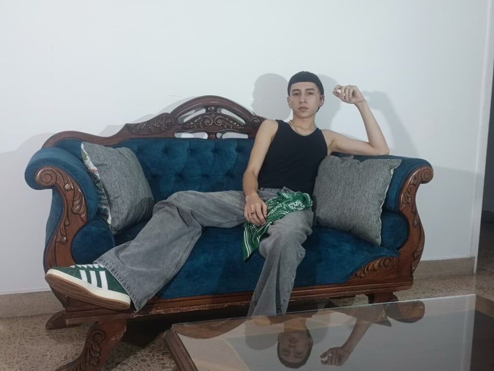 lian_cameron Chatroom