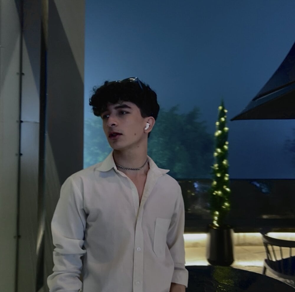 lion_cherry21 Chatroom