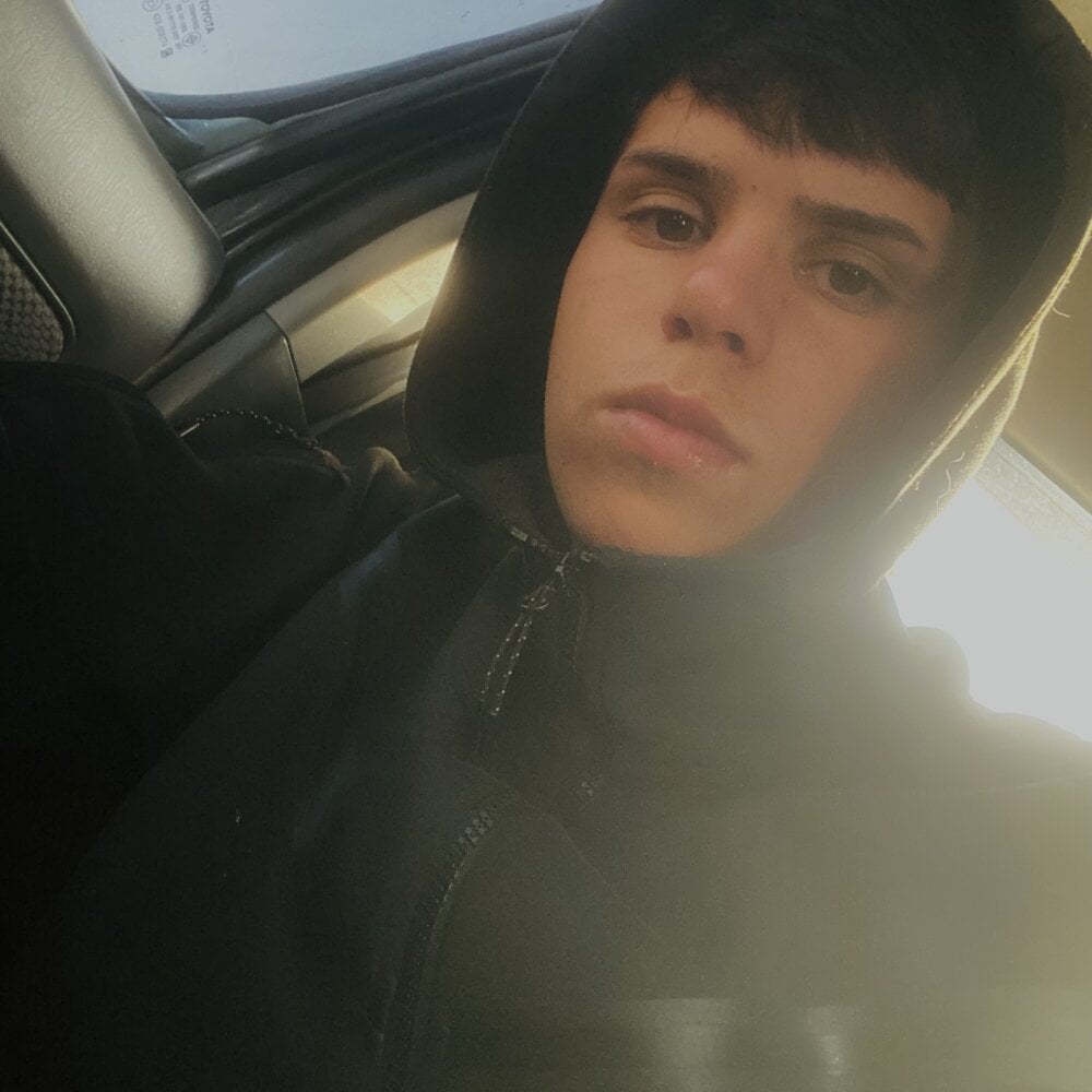 lucaaa_01 Chatroom