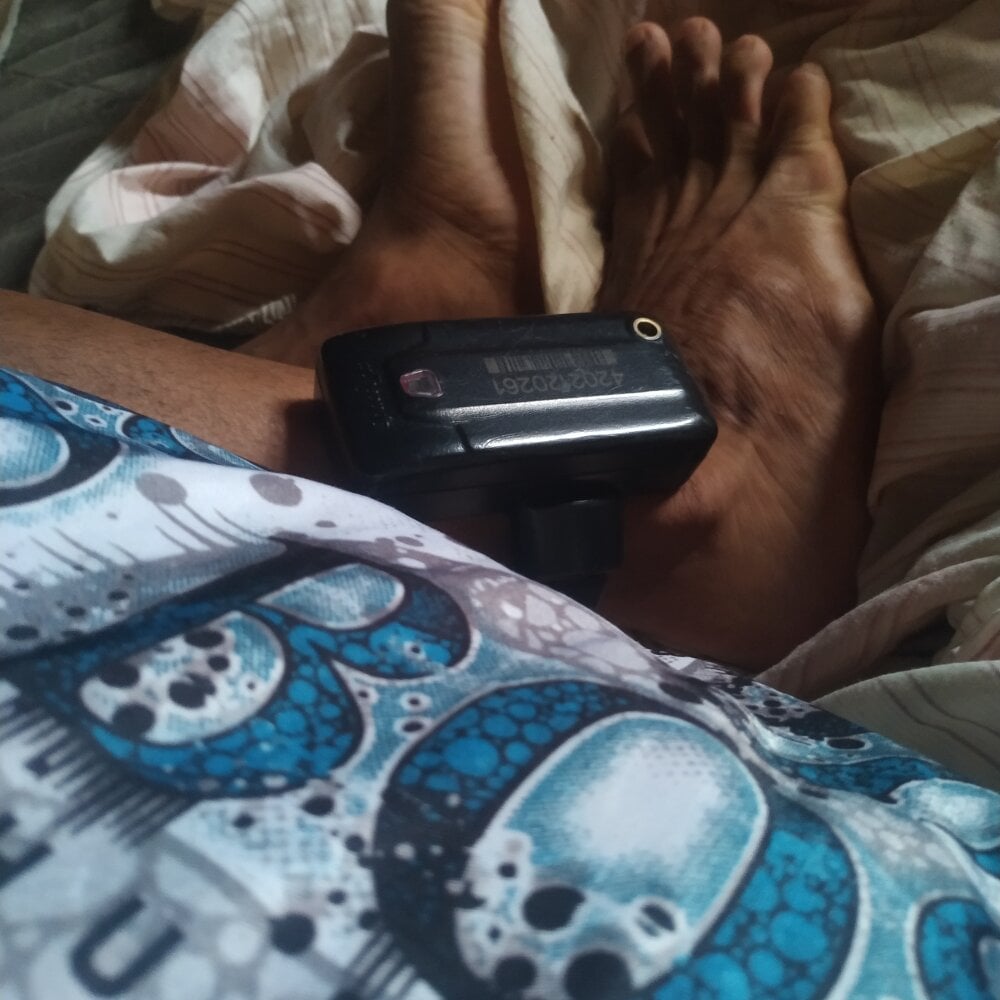 m-a-g-n-a-t-a Chatroom