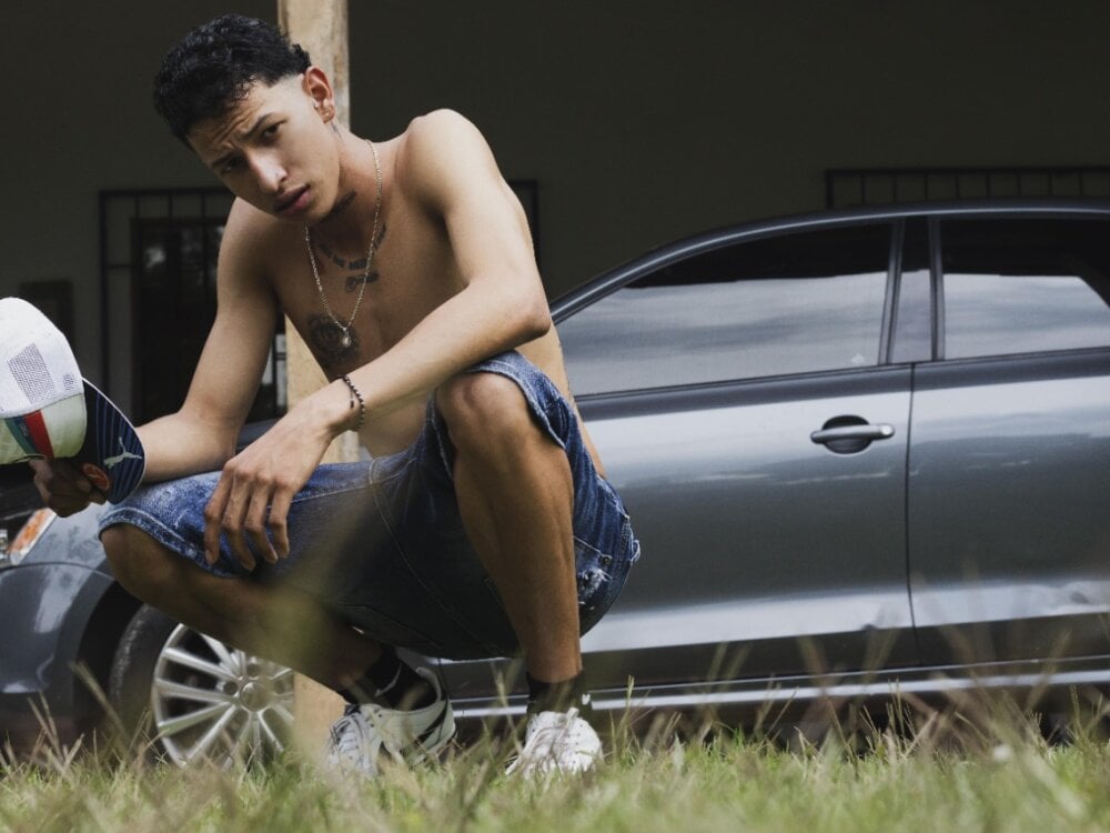 mike_casseano Chatroom