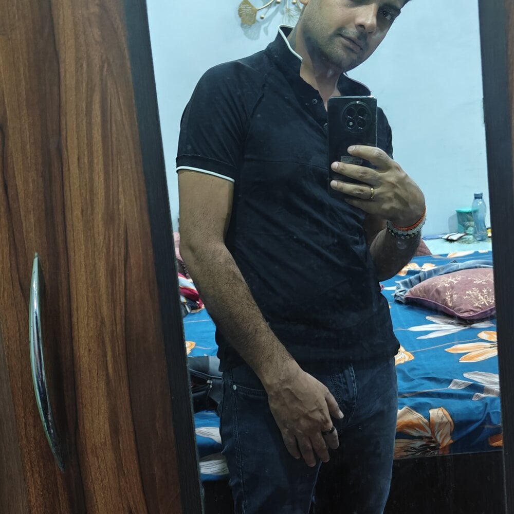 monsterdick0011 Chatroom