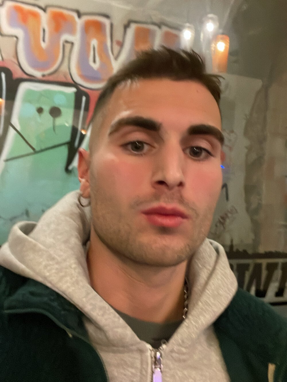 mruniverss Chatroom