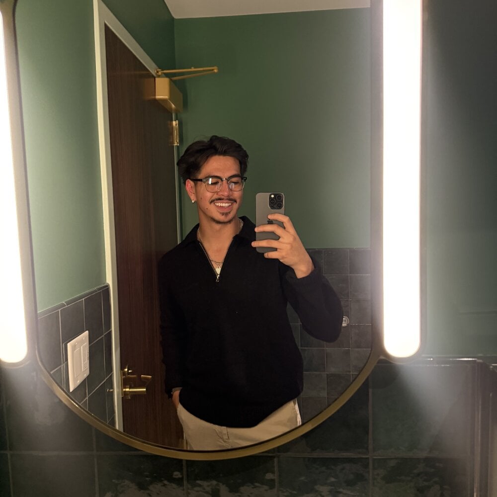 nudecouple100 Chatroom