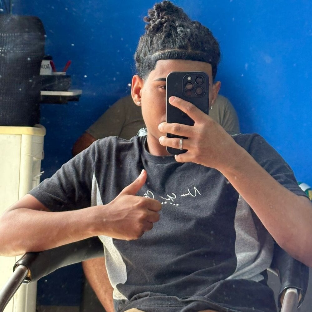 nvh18Aklzim Chatroom