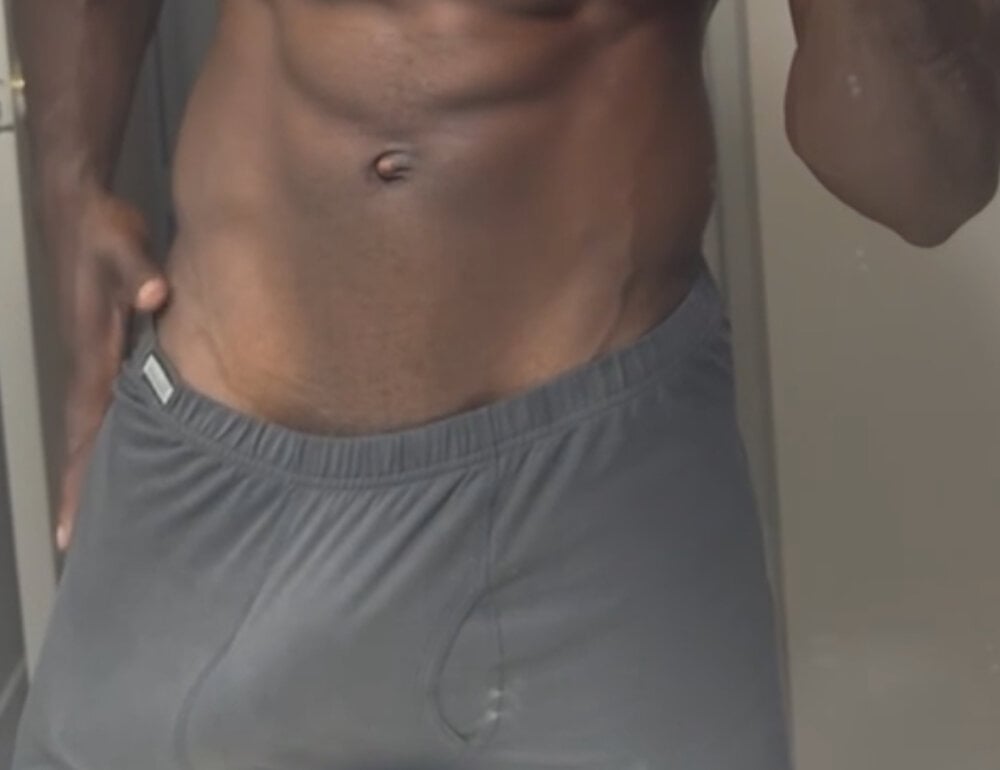 stroketillyoubuss Chatroom