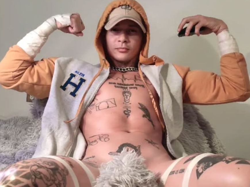 strong_dick7in Chatroom