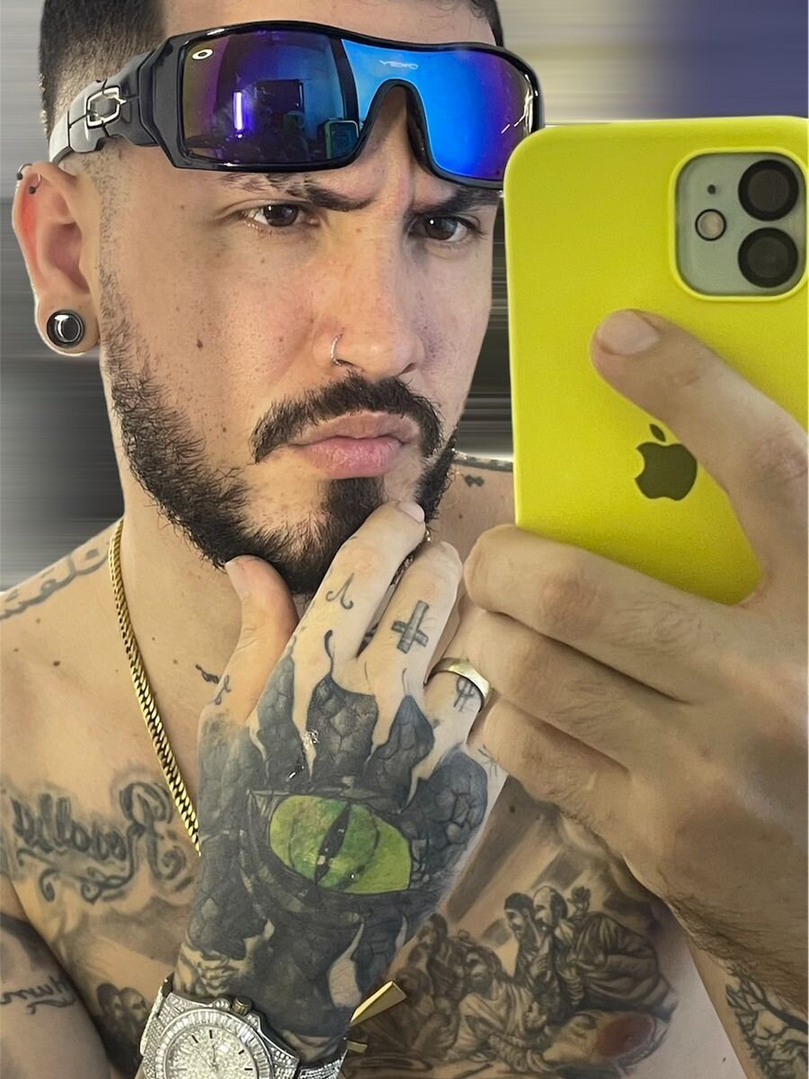 tattooedsmoker777 Chatroom