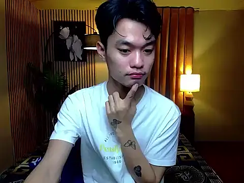 ur_little_secret Chatroom