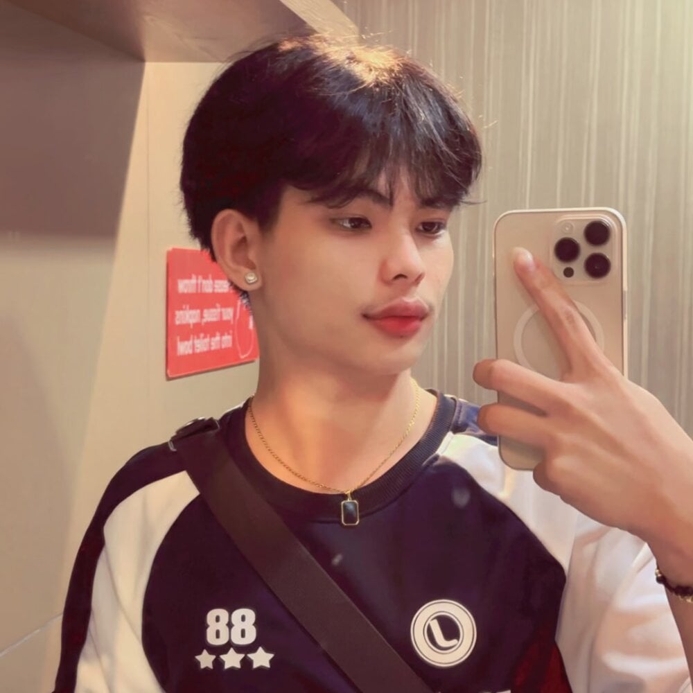 urhotasianboy Chatroom